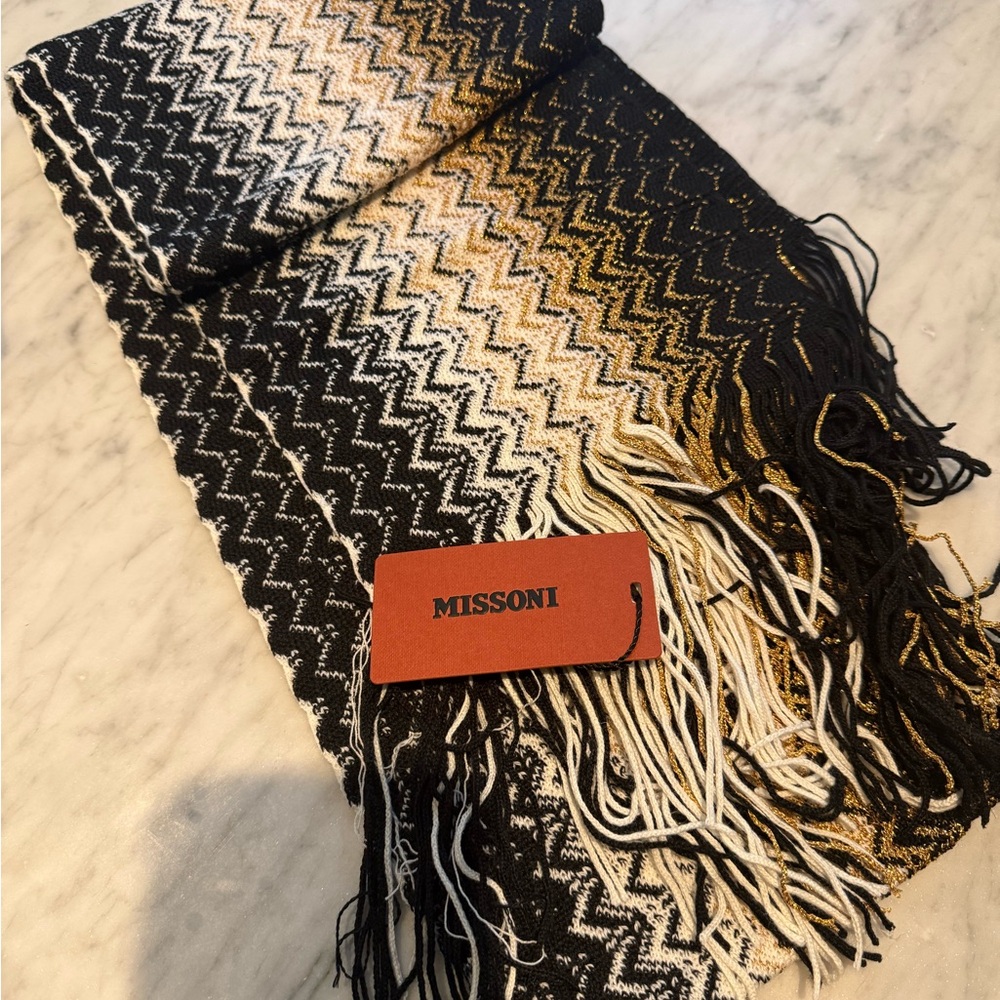 NEW with tags— Missoni scarf